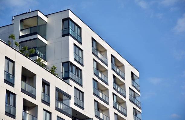 Le crowdfunding immobilier désigne un mode de financement participatif. Ainsi, plusieurs investisseurs unissent leurs fonds