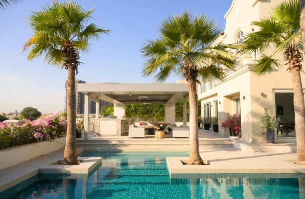 L’investissement locatif classique consiste à acheter un bien immobilier. Ensuite, l’investisseur le met en location pour générer des revenus.