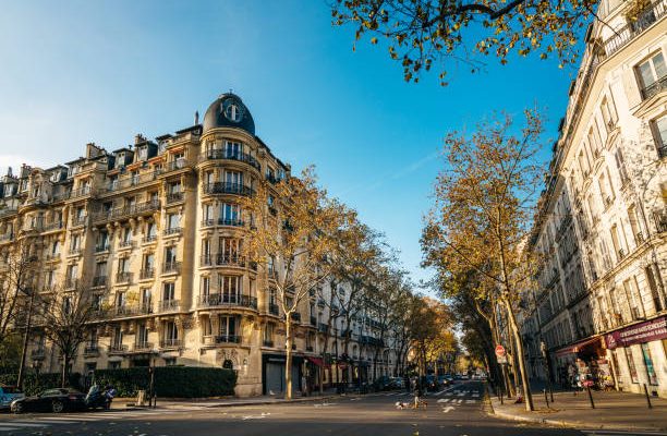 Le DPU signifie Droit de Préemption Urbain. Il permet à une commune d’acheter un bien immobilier en priorité. Ainsi, elle peut