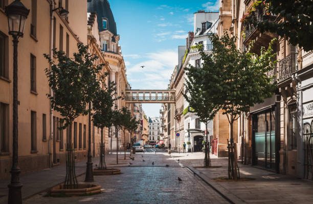 Le Droit de Préemption Urbain (DPU) permet à une commune d’acheter en priorité un bien immobilier. Cette procédure s’applique