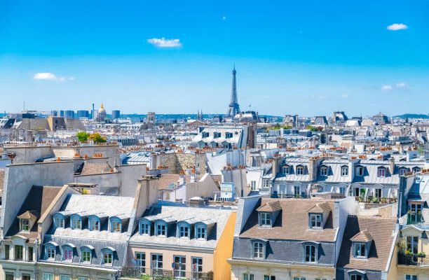 Obtenir un prêt immobilier à taux fixe demande de convaincre la banque. Les établissements financiers analysent plusieurs éléments