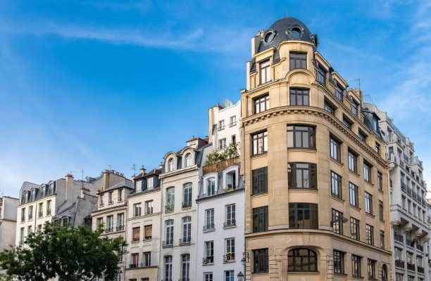 Un prêt immobilier à taux fixe signifie que le taux ne change jamais. Ce taux reste constant pendant toute la durée
