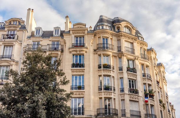 Le DPU signifie droit de préemption urbain. Ce droit permet à une collectivité publique d’acheter un bien immobilier avant un tiers.